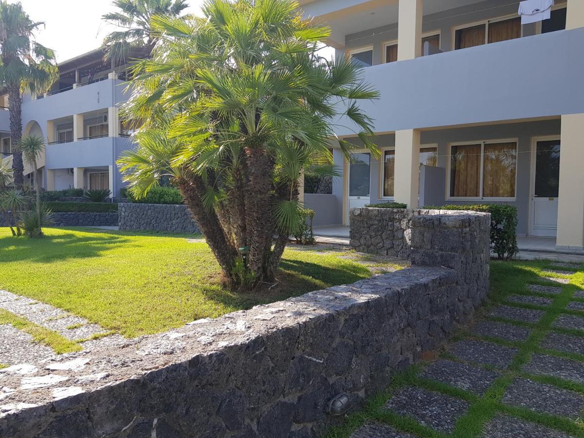 Asteraki Aparthotel Gouvia Exterior foto