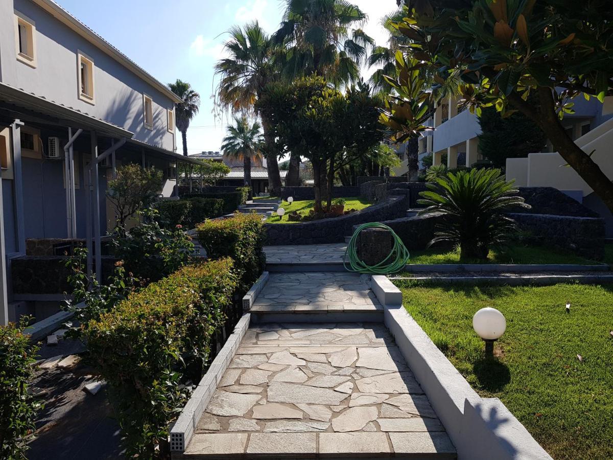 Asteraki Aparthotel Gouvia Exterior foto